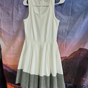 Nwt Chic White and Black Women's Mini Dress